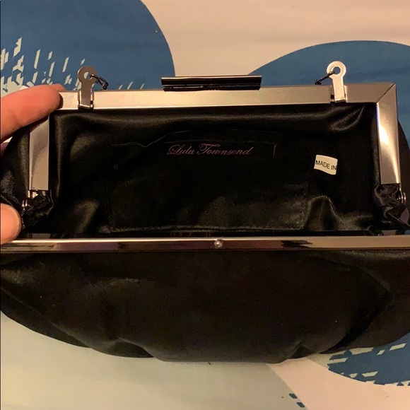 NWT LULU TOWNSEND Gathered satin clutch - Picture 3 of 3